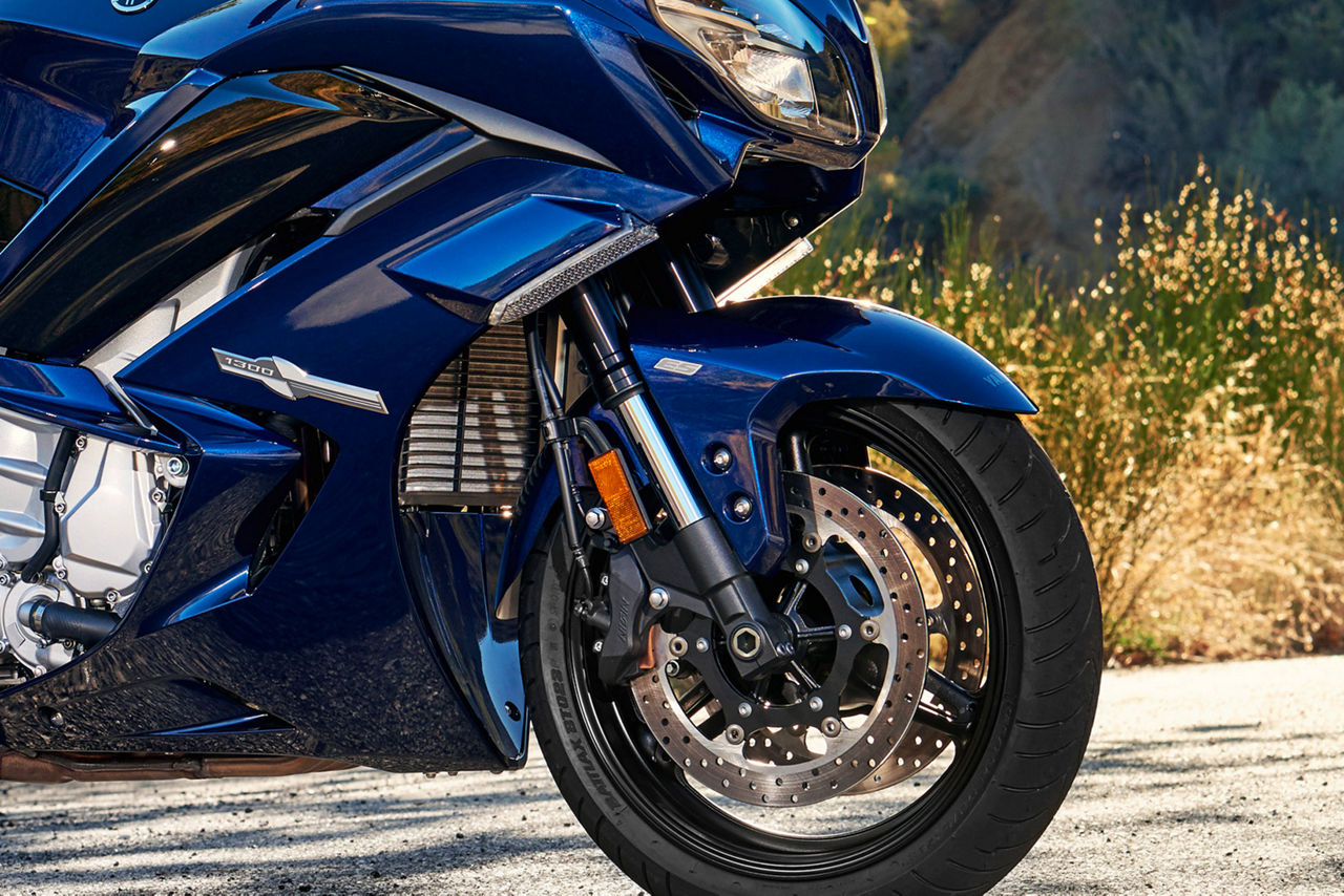 Electronically adjustable suspension